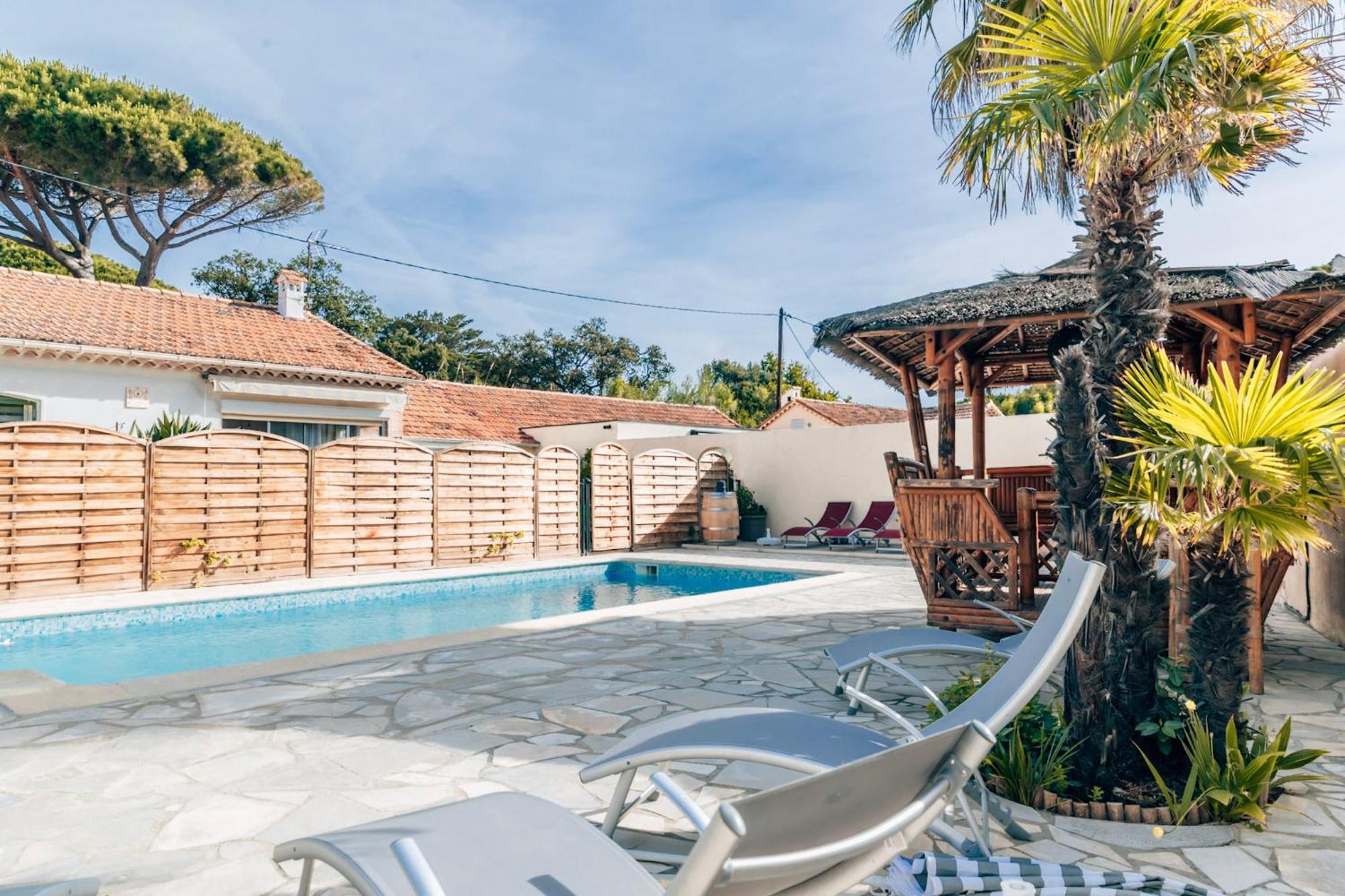 Reve D'Azur, Mazet En Bord De Mer, Parking, Piscine Partagee, Terrasse Bbq & Draps Inclus La Nartelle, 1 Salon, 1 Chambre, 1 Cuisine , 1 Sdb Сент-Максим Экстерьер фото