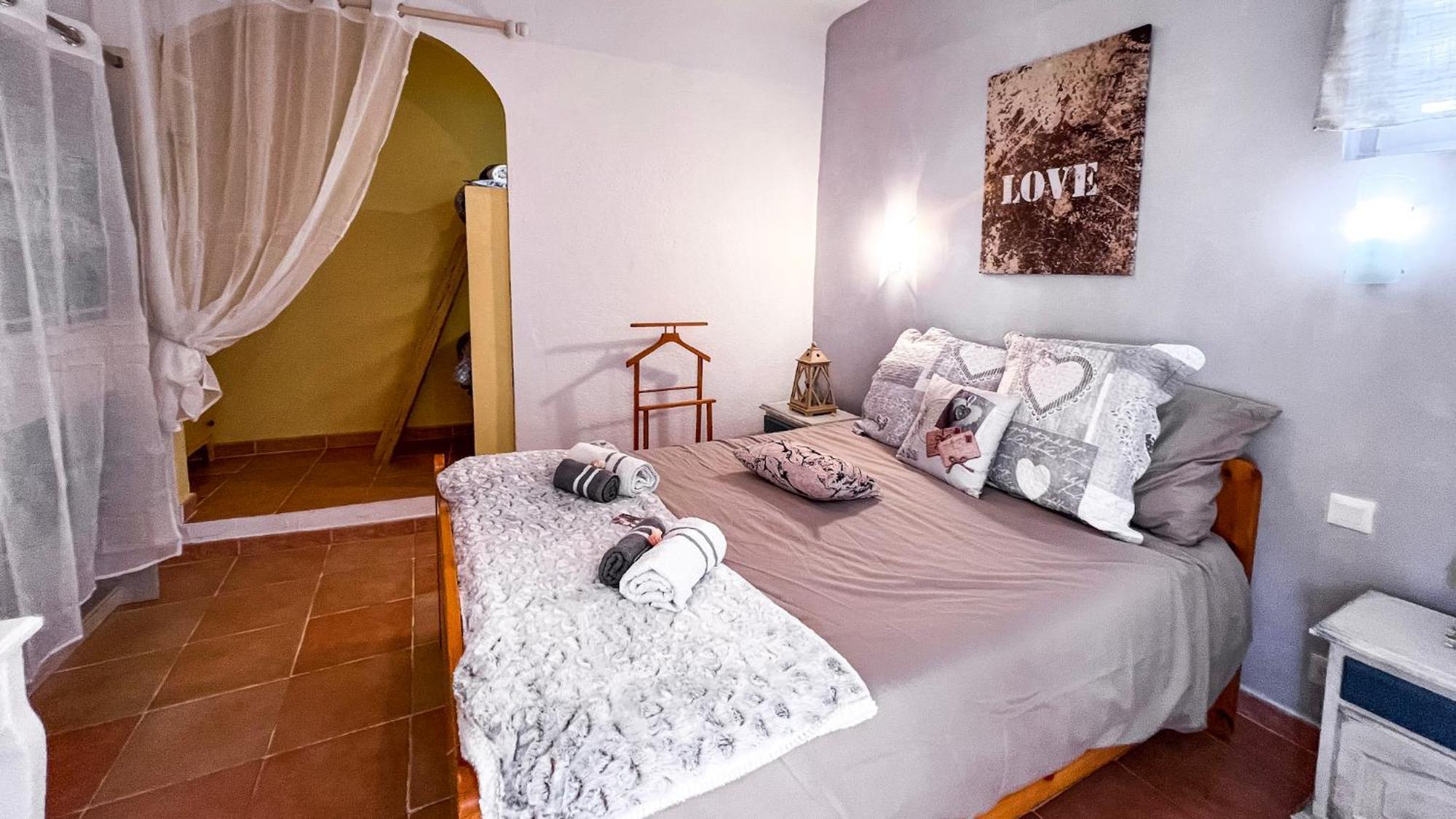 Reve D'Azur, Mazet En Bord De Mer, Parking, Piscine Partagee, Terrasse Bbq & Draps Inclus La Nartelle, 1 Salon, 1 Chambre, 1 Cuisine , 1 Sdb Сент-Максим Экстерьер фото