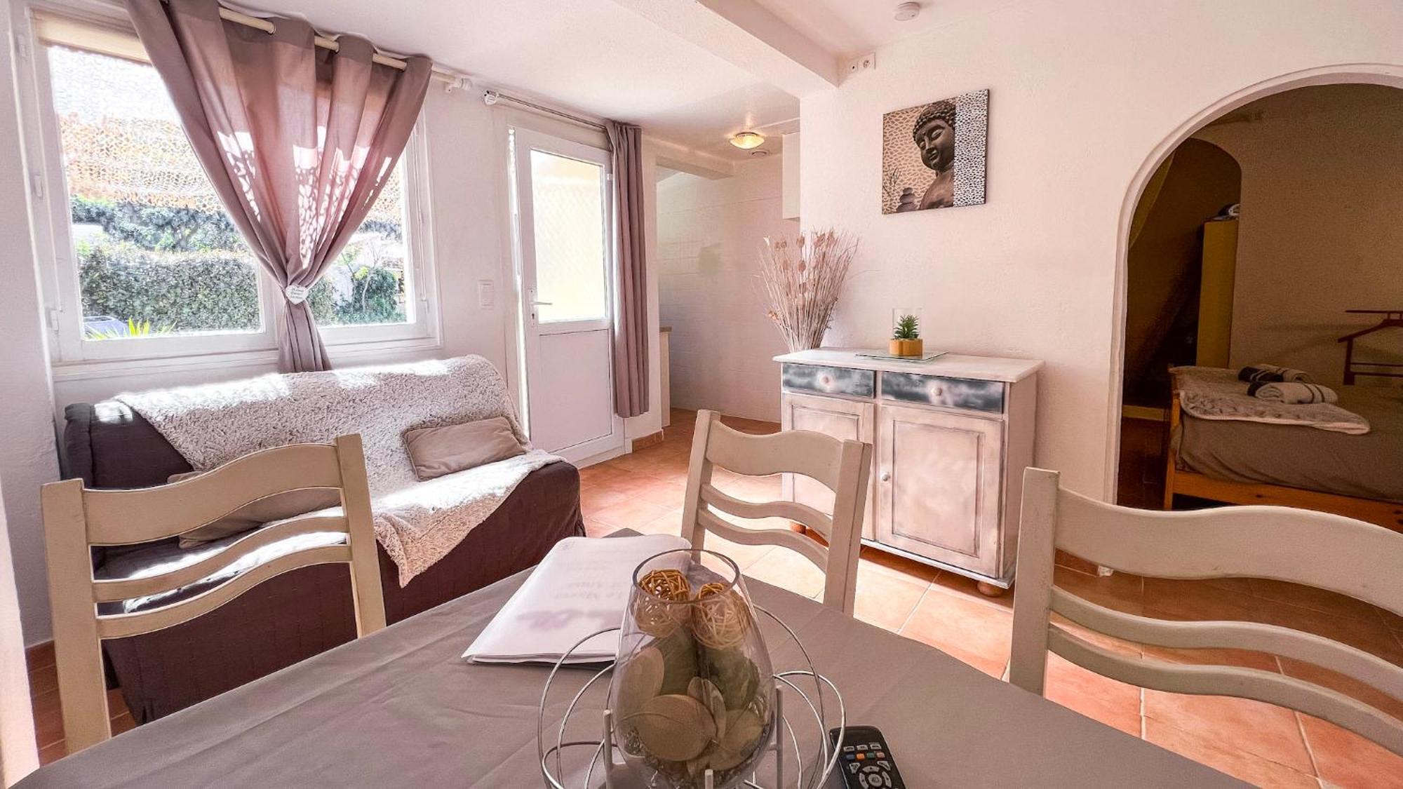 Reve D'Azur, Mazet En Bord De Mer, Parking, Piscine Partagee, Terrasse Bbq & Draps Inclus La Nartelle, 1 Salon, 1 Chambre, 1 Cuisine , 1 Sdb Сент-Максим Экстерьер фото