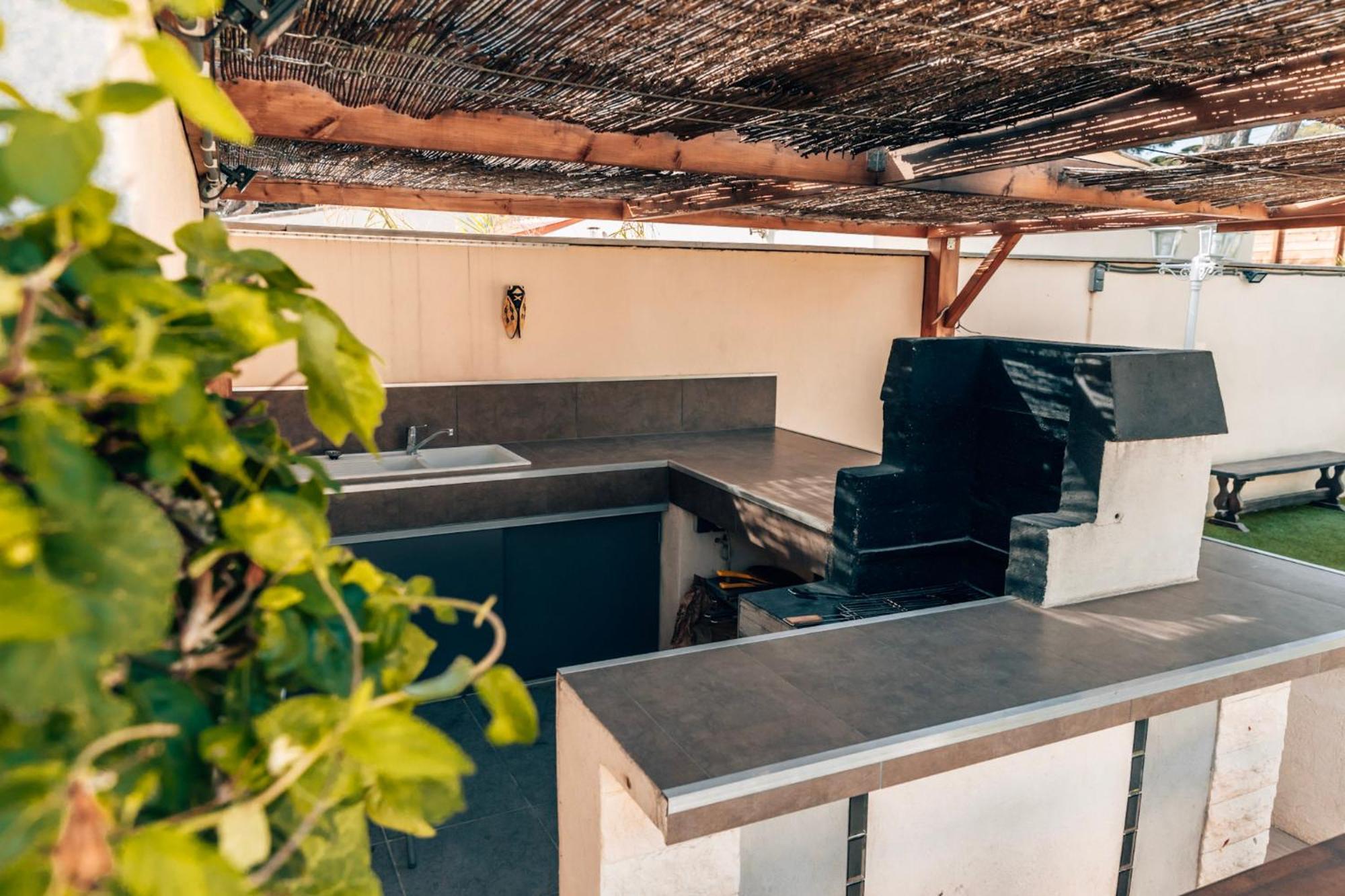 Reve D'Azur, Mazet En Bord De Mer, Parking, Piscine Partagee, Terrasse Bbq & Draps Inclus La Nartelle, 1 Salon, 1 Chambre, 1 Cuisine , 1 Sdb Сент-Максим Экстерьер фото